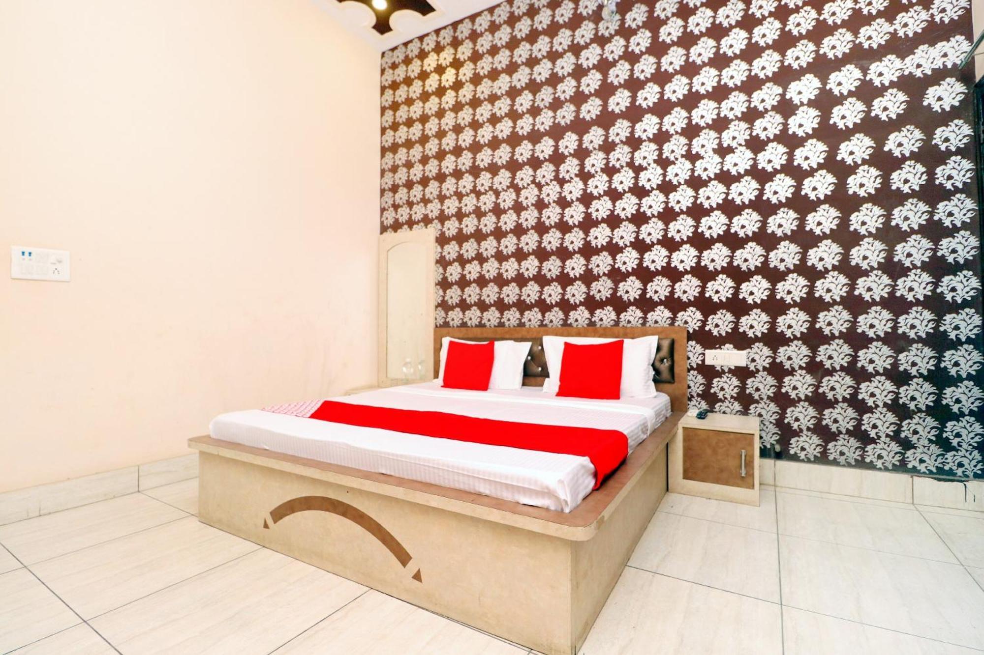 Hotel O Pushp Vatika Bhiwani Exterior photo