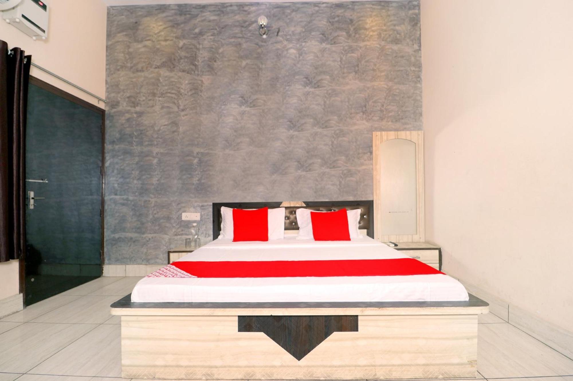 Hotel O Pushp Vatika Bhiwani Exterior photo